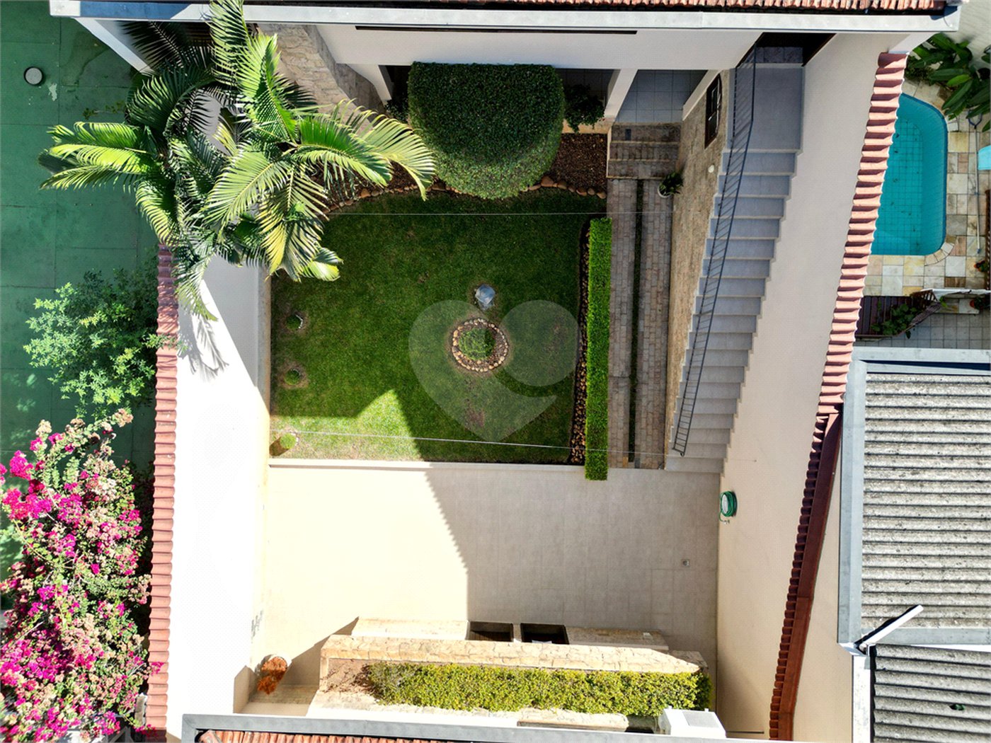 Sobrado à venda ou para alugar com 4 quartos, sendo 2 suítes, em Jardim Franca, São Paulo, SP