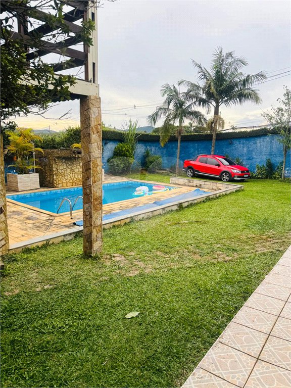 Chácara à venda com 6 quartos, sendo 2 suítes, em Jardim Dora, Suzano, SP