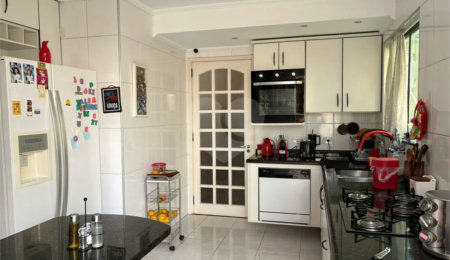 Casa à venda com 3 quartos, sendo 1 suíte,  no condomínio Villagio Vicino, São Paulo - SP