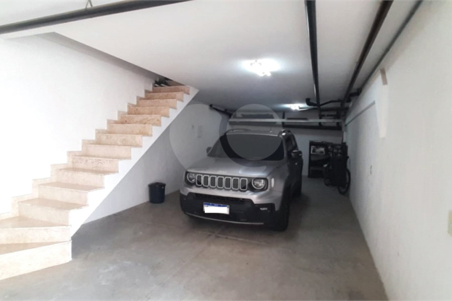 Casa à venda com 3 quartos, sendo 2 suítes, no condomínio Mário Araújo, São Paulo - SP
