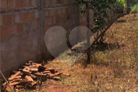 Terreno à venda no Centro, Planura, MG