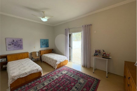 Casa à venda com 5 quartos, sendo 3 suítes, no condomínio Granja Olga III, Sorocaba - SP