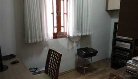 Sobrado à venda com 3 quartos, sendo 1 suíte,  em Gopoúva, Guarulhos, SP
