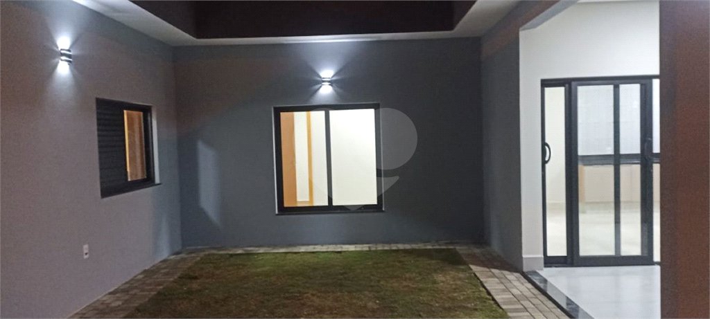 Casa à venda com 3 quartos, sendo 1 suíte, no condomínio Lagos D´icaraí, Salto - SP