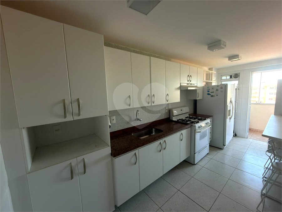 Apartamento à venda com 2 quartos, sendo 1 suíte,  em Vila Nova, Cabo Frio, RJ