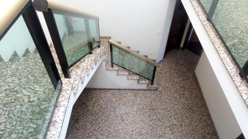 Sobrado à venda com 7 quartos, sendo 6 suítes, em Jardim Franca, São Paulo, SP