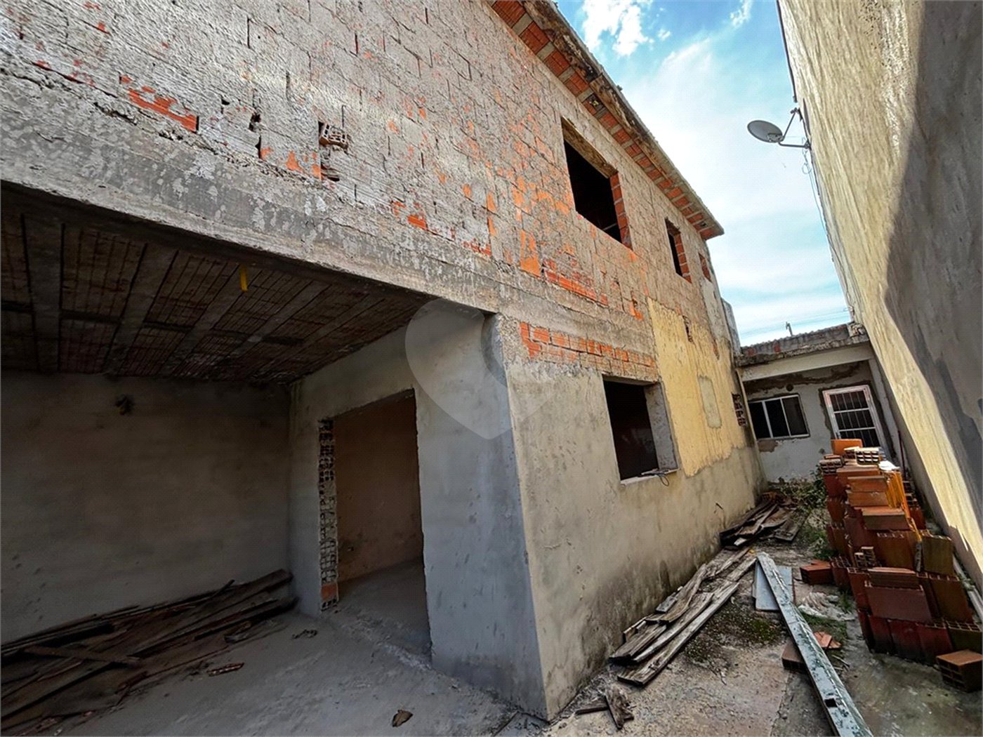 Casa à venda com 3 quartos, sendo 1 suíte, em Jardim Santa Cruz, Salto, SP
