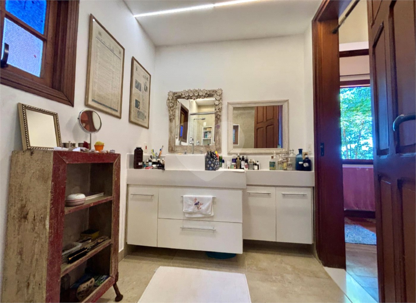 Casa à venda com 4 quartos, sendo 1 suíte, em Lagoa, Rio de Janeiro, RJ