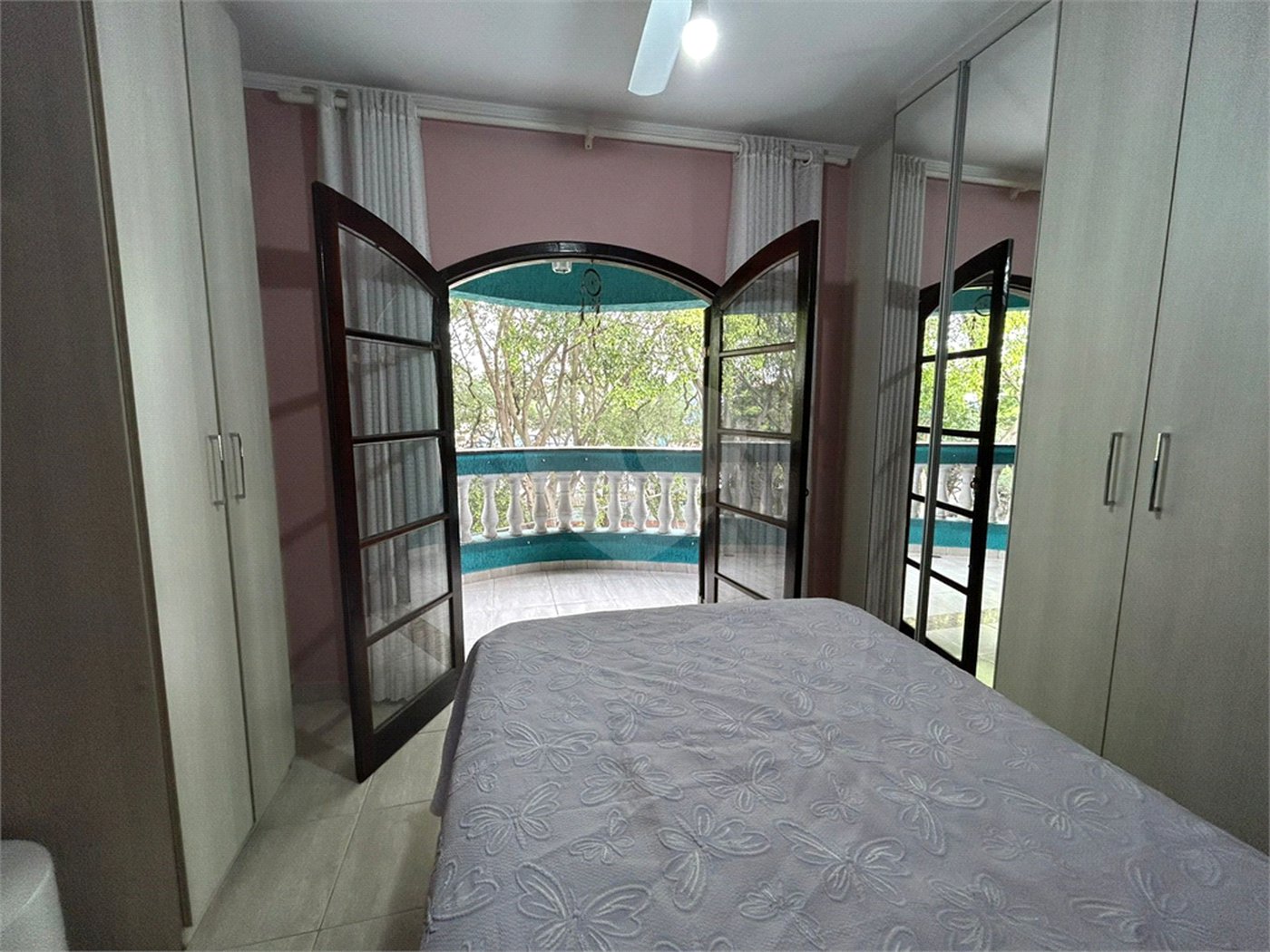 Sobrado à venda com 3 quartos, sendo 1 suíte, em Tremembé, São Paulo, SP