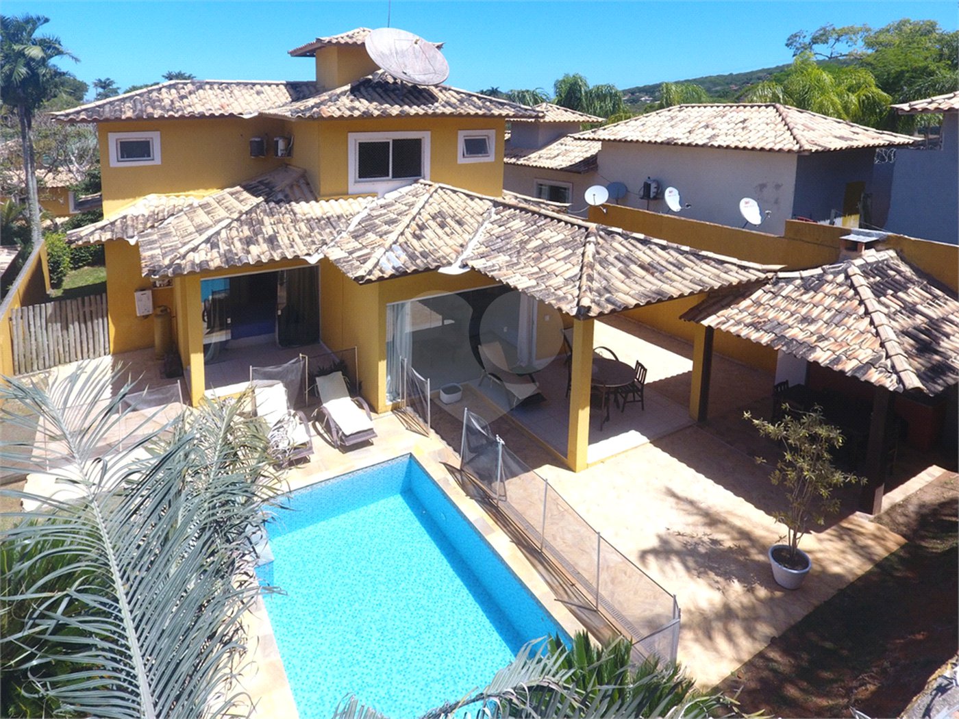 Casa à venda ou para alugar com 4 suítes em Ferradura, Armação dos Búzios, RJ