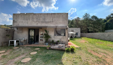Casa à venda com 2 suítes em Jardim Estância Brasil, Atibaia, SP