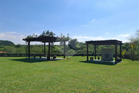Casa à venda com 1 quarto no condomínio Village Saint Charbel, Araçoiaba da Serra - SP