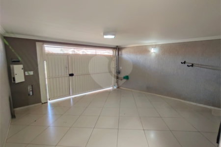 Sobrado à venda ou para alugar com 3 quartos, sendo 1 suíte,  em Jardim Itália, Itapetininga, SP