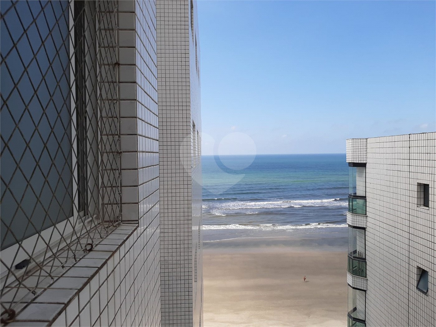 Apartamento à venda com 2 quartos, sendo 1 suíte,  no Centro, Mongaguá, SP