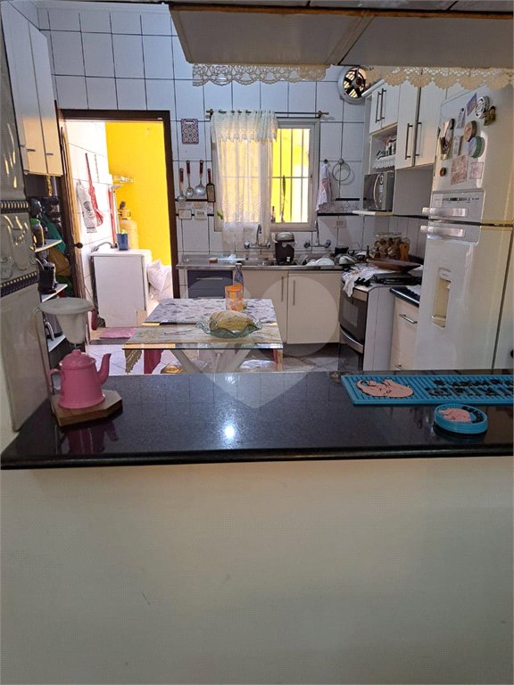 Sobrado à venda com 4 quartos, sendo 2 suítes, em Jardim Modelo, Suzano, SP