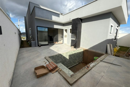 Casa à venda com 3 quartos, sendo 1 suíte, em Nova São Pedro, São Pedro da Aldeia, RJ