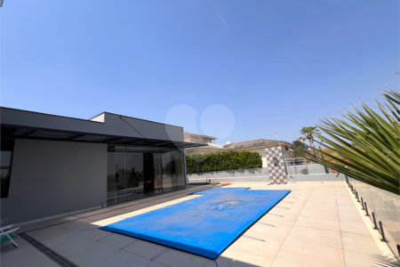 Casa à venda com 3 quartos, sendo 2 suítes, no condomínio Terras de Mont Serrat, Salto - SP