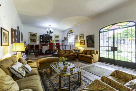 Casa à venda com 4 quartos, sendo 2 suítes, em Jardim Leonor, São Paulo, SP