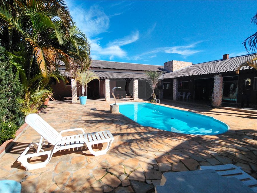 Casa Térrea à venda com 4 quartos, sendo 1 suíte, em Vila Mazzei, Itapetininga, SP