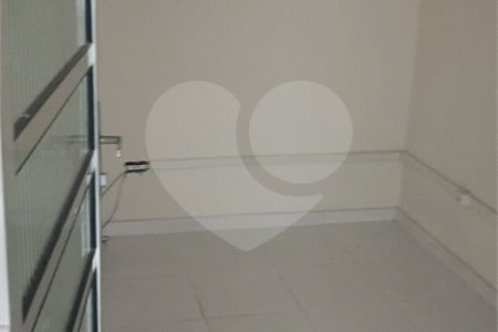 Apartamento para alugar com 3 quartos, sendo 1 suíte, em Cerqueira César, São Paulo, SP