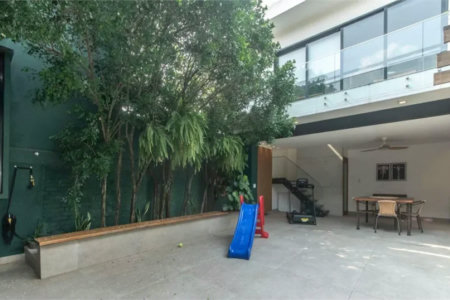 Sobrado à venda com 4 quartos, sendo 1 suíte, em Cidade Monções, São Paulo, SP