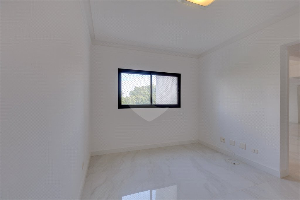 Apartamento à venda com 4 suítes em Jardim Marajoara, São Paulo, SP