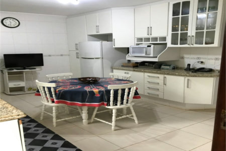 Casa à venda com 5 quartos, sendo 3 suítes, no condomínio Recanto das Flores, Indaiatuba - SP