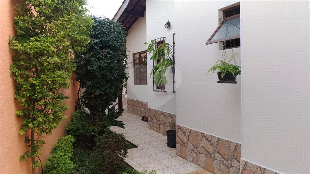 Casa à venda ou para alugar com 2 quartos, sendo 1 suíte, em Jardim do Lago, Atibaia, SP