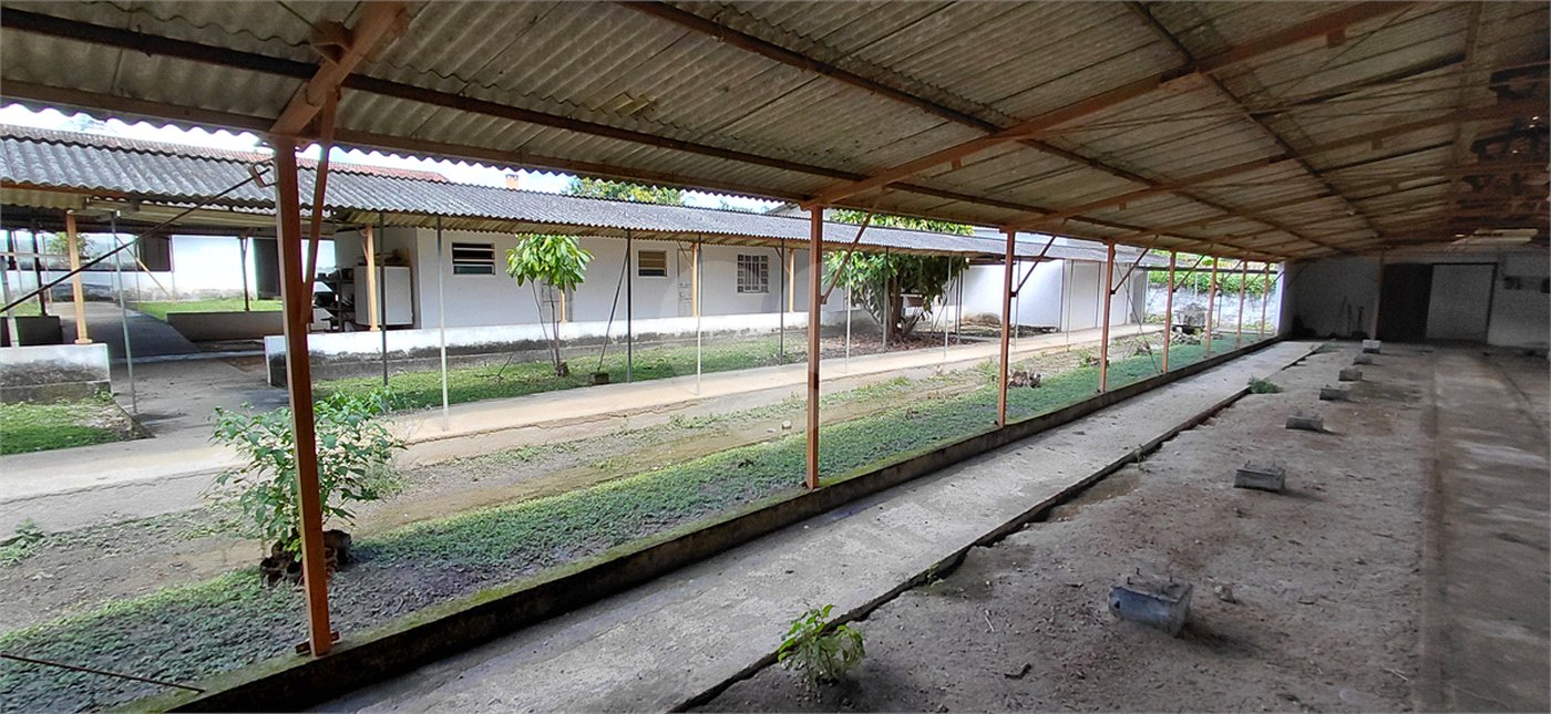Terreno à venda com 3 suítes em Bazílio, Rio Bonito, RJ