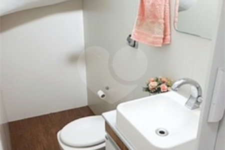 Casa à venda com 3 quartos, sendo 1 suíte, em Vila Roque, São Paulo, SP