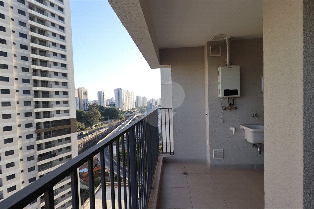 Apartamento à venda com 3 quartos, sendo 1 suíte, em Vila Anastácio, São Paulo, SP