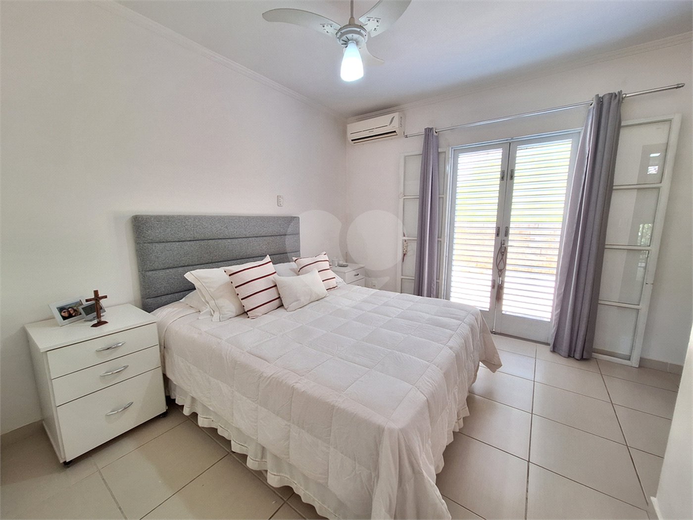 Casa à venda com 4 quartos, sendo 1 suíte, em Santa Cândida, Vinhedo, SP