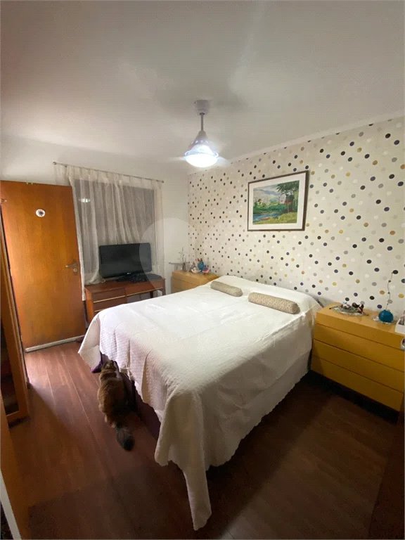 Casa à venda com 3 quartos, sendo 1 suíte, no condomínio Residencial Santa Teresinha, São Paulo - SP