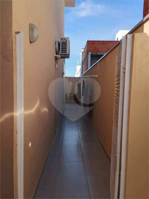 Sobrado à venda com 3 quartos, sendo 1 suíte, em Parque Barnabé, Indaiatuba, SP