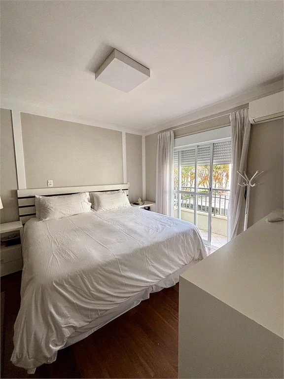 Casa à venda com 4 quartos, sendo 3 suítes,  no condomínio Vila Carmel, São Paulo - SP