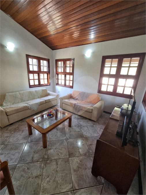 Casa à venda com 4 quartos, sendo 2 suítes, em Bosque, Vinhedo, SP