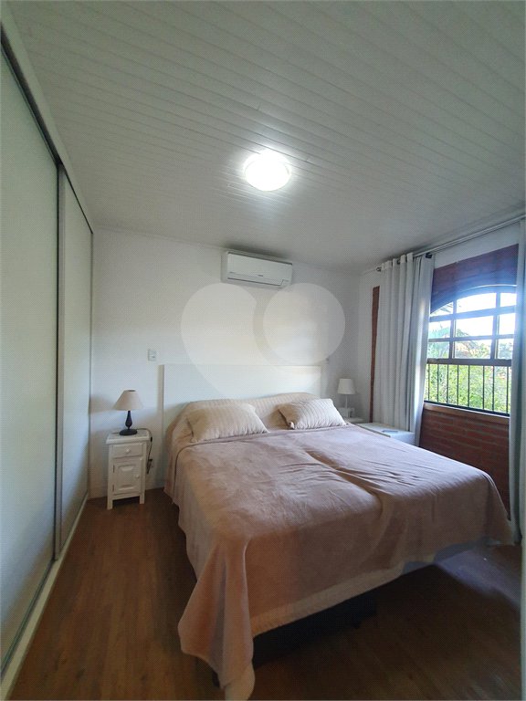 Casa à venda com 4 quartos, sendo 2 suítes,  no condomínio Vinhas da Vista Alegre - Lado Café, Vinhedo - SP
