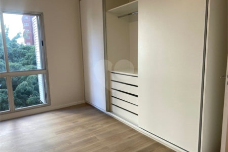 Apartamento à venda com 3 quartos, sendo 1 suíte,  em Itaim Bibi, São Paulo, SP