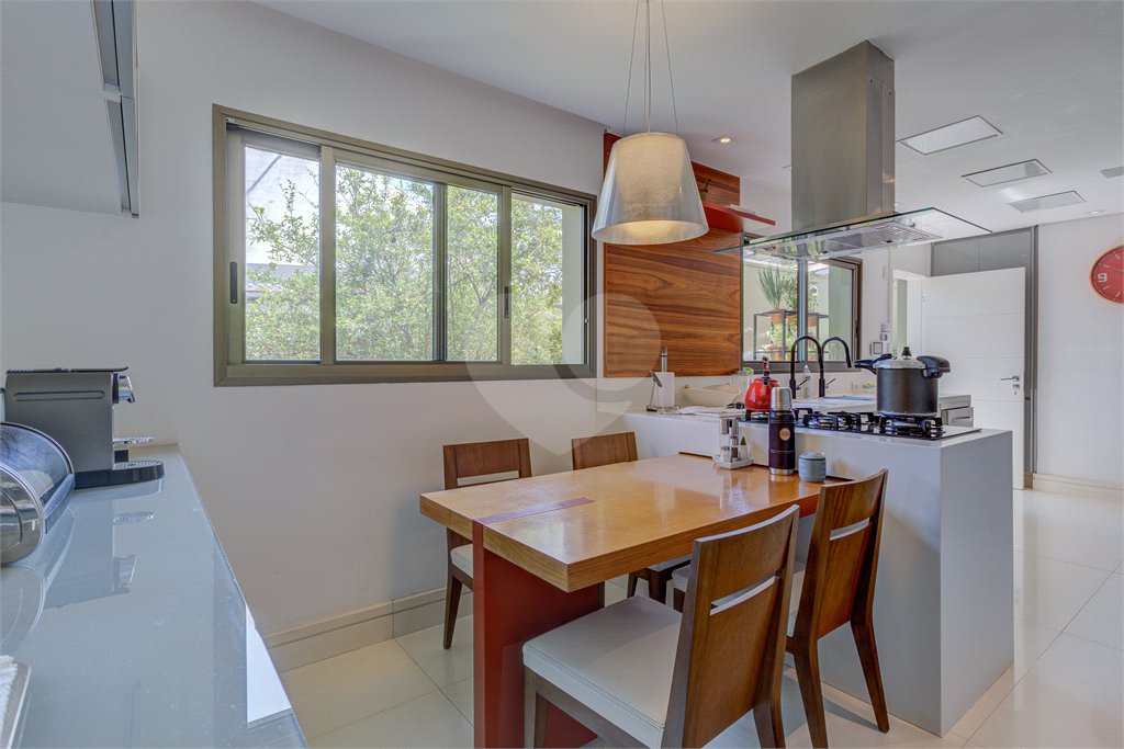 Casa à venda ou para alugar com 5 suítes em Alto da Boa Vista, São Paulo, SP
