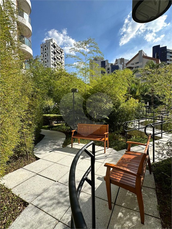 Apartamento à venda com 3 suítes em Vila Suzana, São Paulo, SP