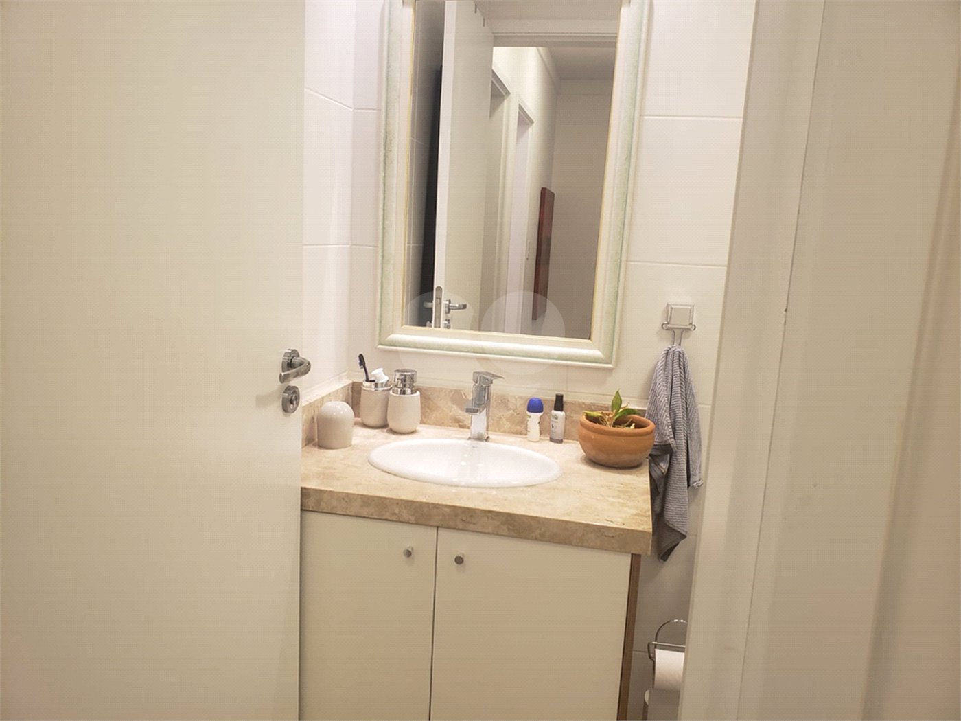 Casa à venda com 3 quartos, sendo 1 suíte,  no condomínio Tirreno, Sorocaba - SP