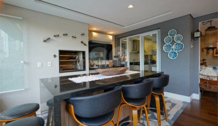 Apartamento à venda com 4 quartos, sendo 2 suítes,  em Santo Amaro, São Paulo, SP