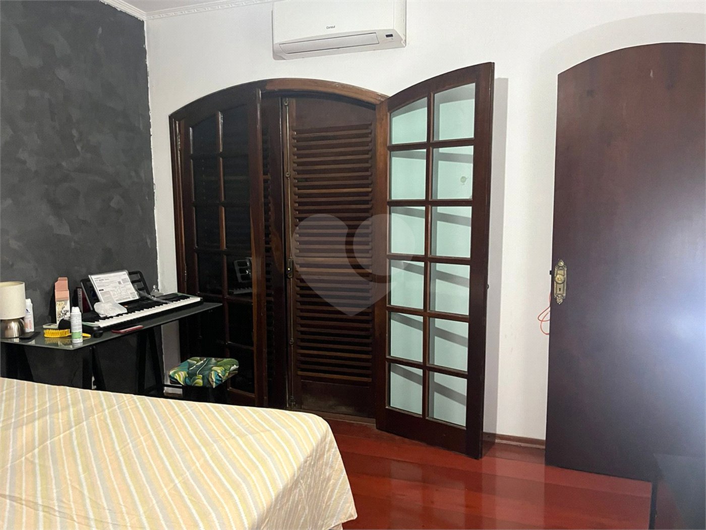 Casa à venda com 3 quartos, sendo 1 suíte,  em Jardim Astro, Sorocaba, SP