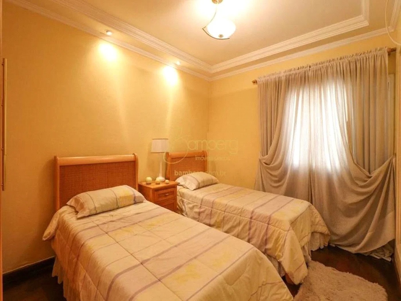 Casa à venda com 4 quartos, sendo 2 suítes, em Jardim Trussardi, São Paulo, SP