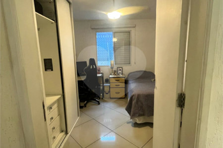 Casa à venda com 3 quartos, sendo 1 suíte, no condomínio Residencial Villagio Vitória, Guarulhos - SP