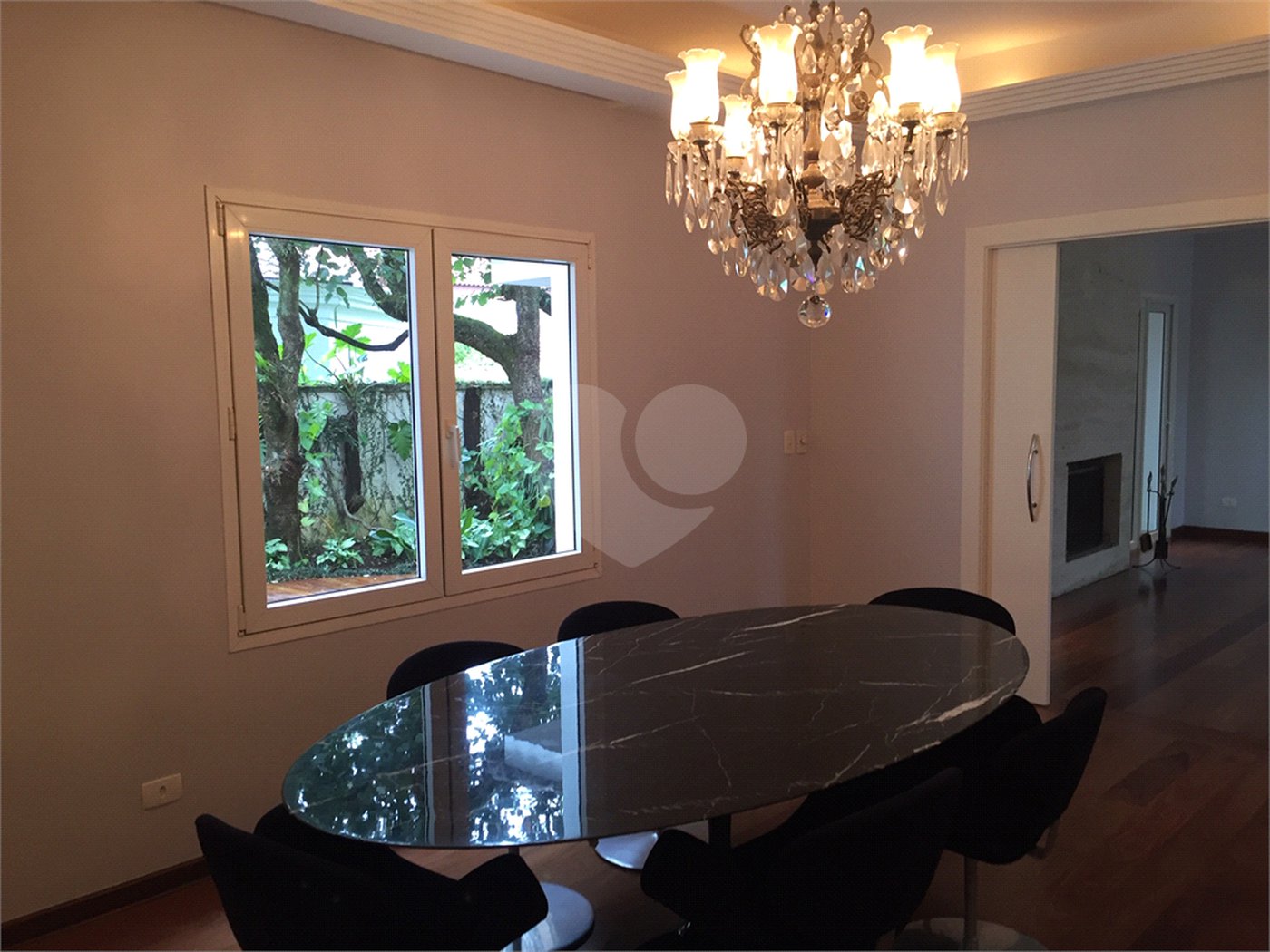Casa à venda com 4 quartos, sendo 2 suítes, no condomínio Residencial Morumbi, São Paulo - SP