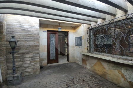 Sobrado à venda com 5 quartos, sendo 3 suítes, em Cidade Monções, São Paulo, SP