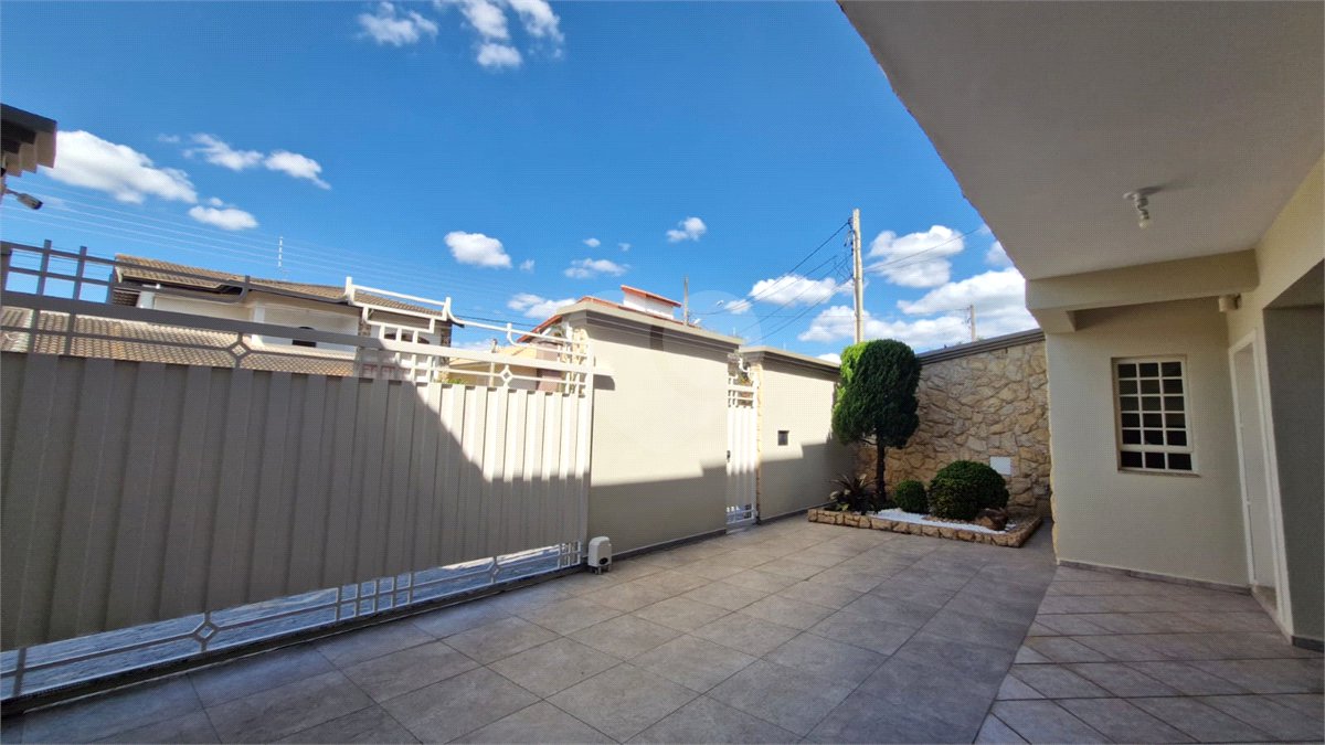 Casa sofisticada à venda em bairro nobre de Atibaia | 3 dormitórios | 408 m²