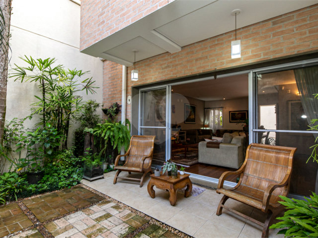 Casa à venda com 5 quartos, sendo 4 suítes,  no condomínio Villa de Monterey, São Paulo - SP