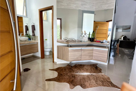 Sobrado à venda com 4 quartos, sendo 3 suítes, em Jardim Residencial Maggiore, Araraquara, SP